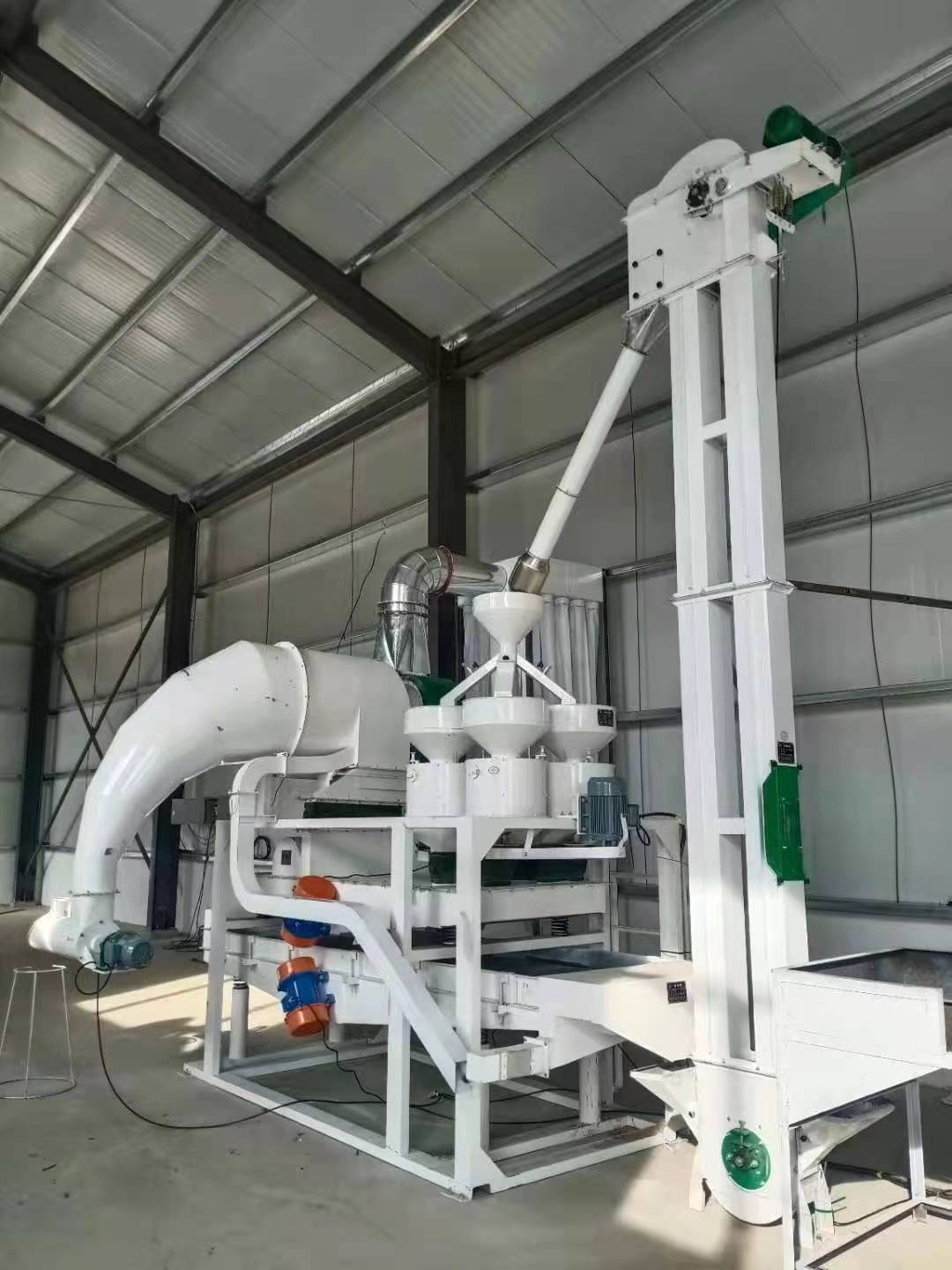 日產(chǎn)10噸甜蕎脫殼蕎麥米設(shè)備